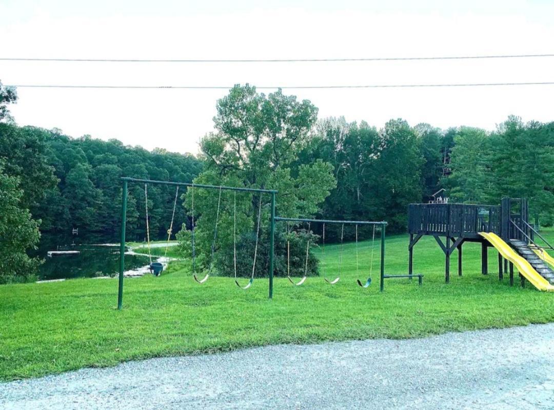 Whispering Waters, Hocking Hills, Hot Tub, Pond Villa Rockbridge Exterior foto