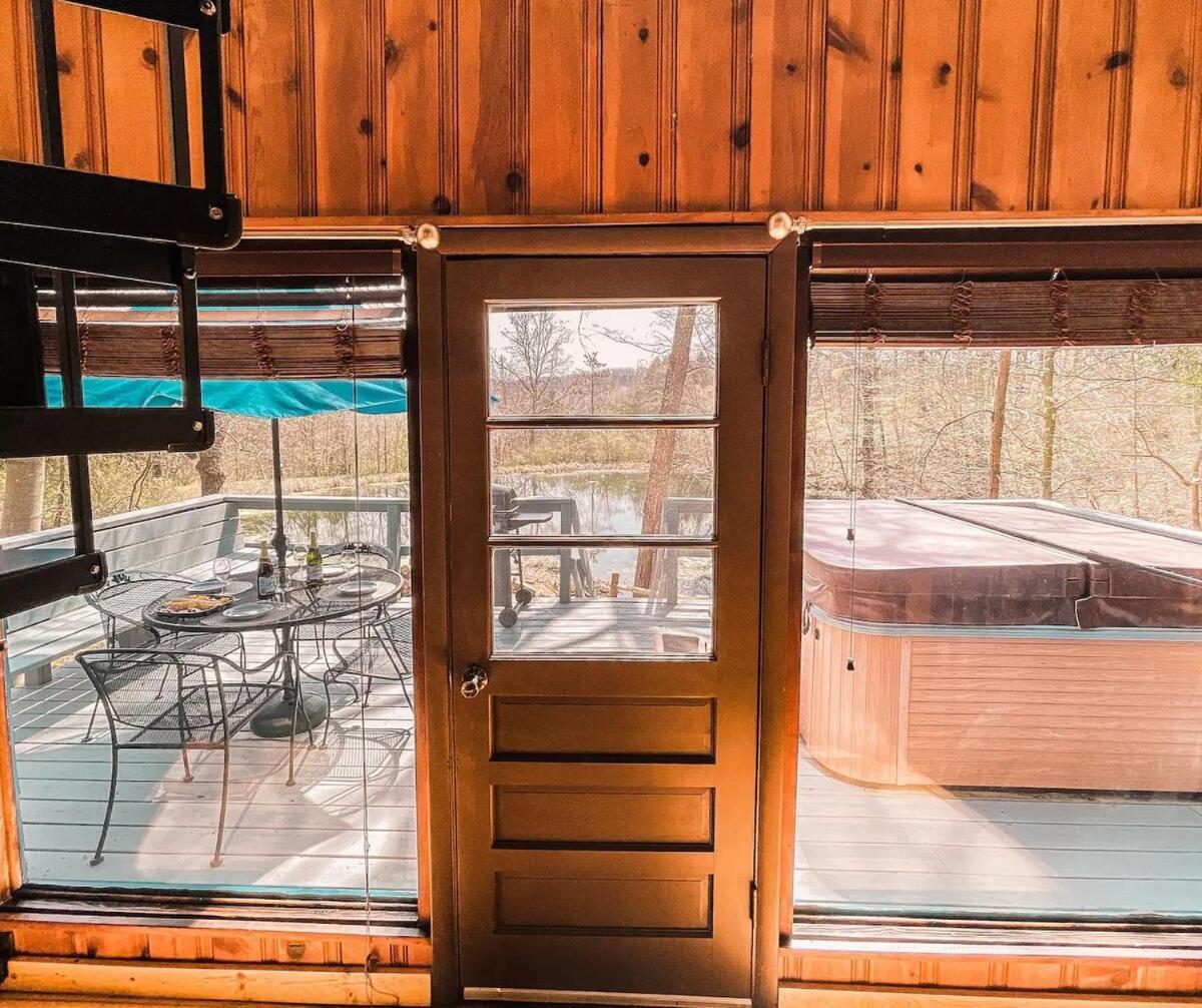 Whispering Waters, Hocking Hills, Hot Tub, Pond Villa Rockbridge Exterior foto